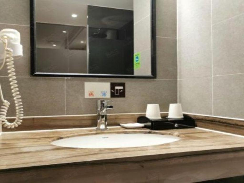 T Social Hotel Guangzhou Railway Station Branch Esterno foto