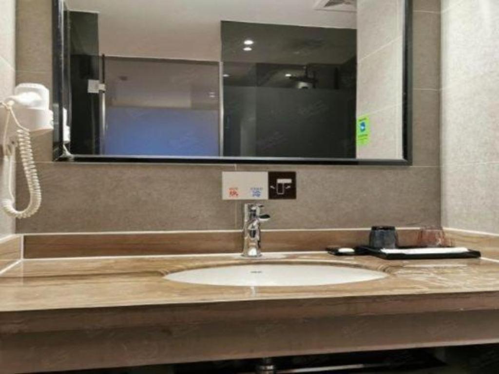 T Social Hotel Guangzhou Railway Station Branch Esterno foto